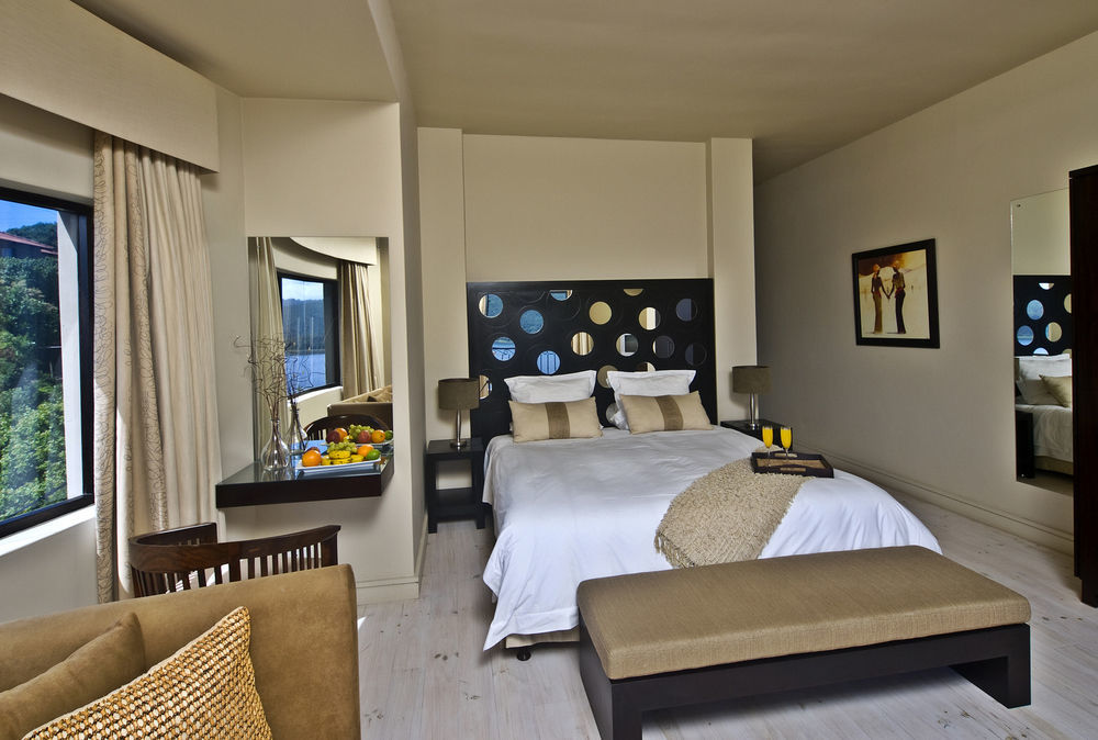 Lodge On The Lake And Wellness Spa Wilderness Ngoại thất bức ảnh
